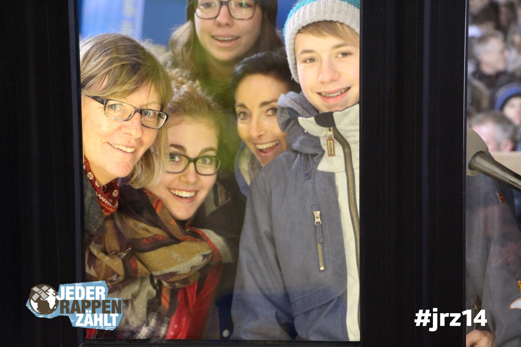 Spende auch du einen Teddybären für Familien auf der Flucht. #jrz14 Jeder Rappen zählt. Foto unter: