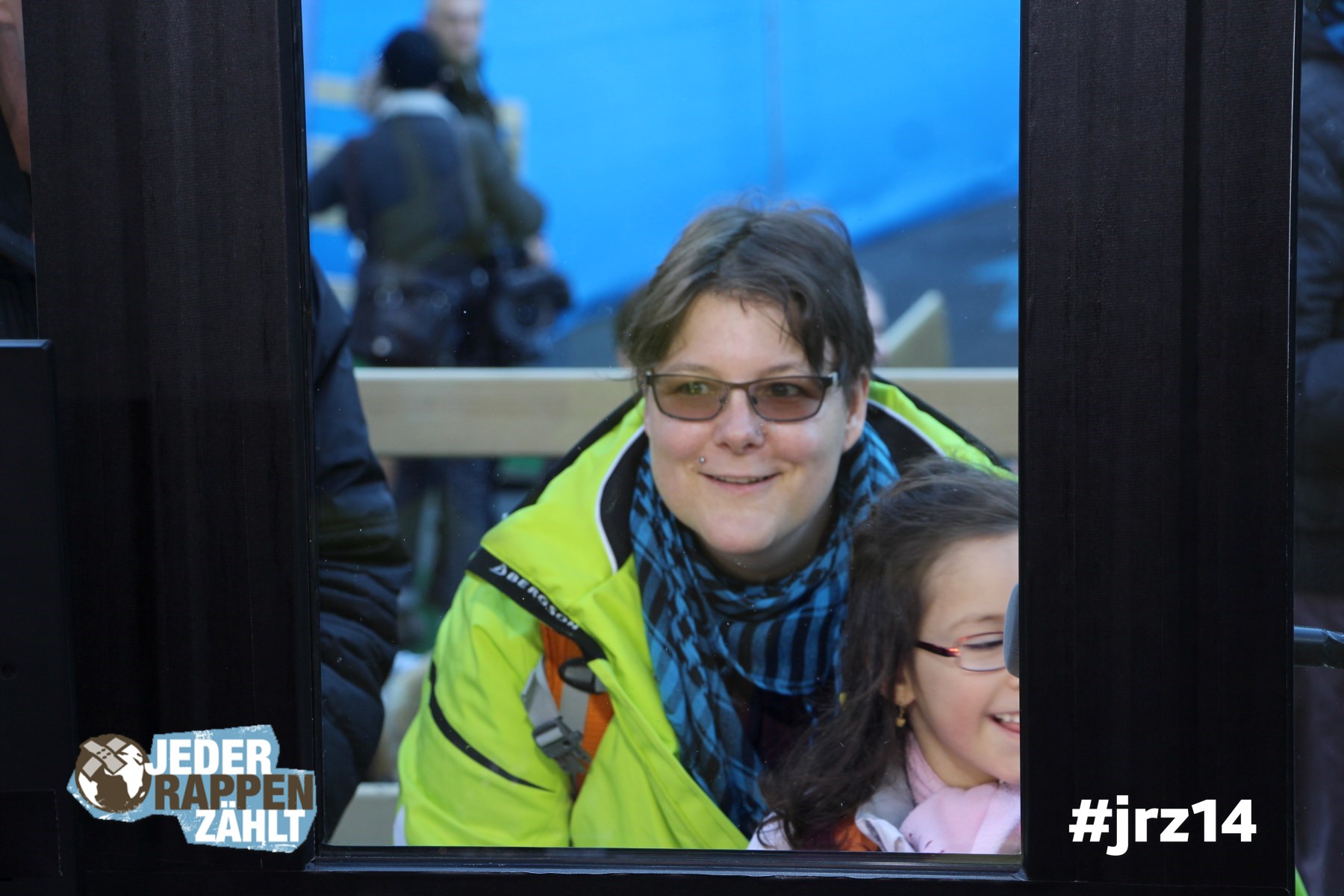 Spende auch du einen Teddybären für Familien auf der Flucht. #jrz14 Jeder Rappen zählt. Foto unter: