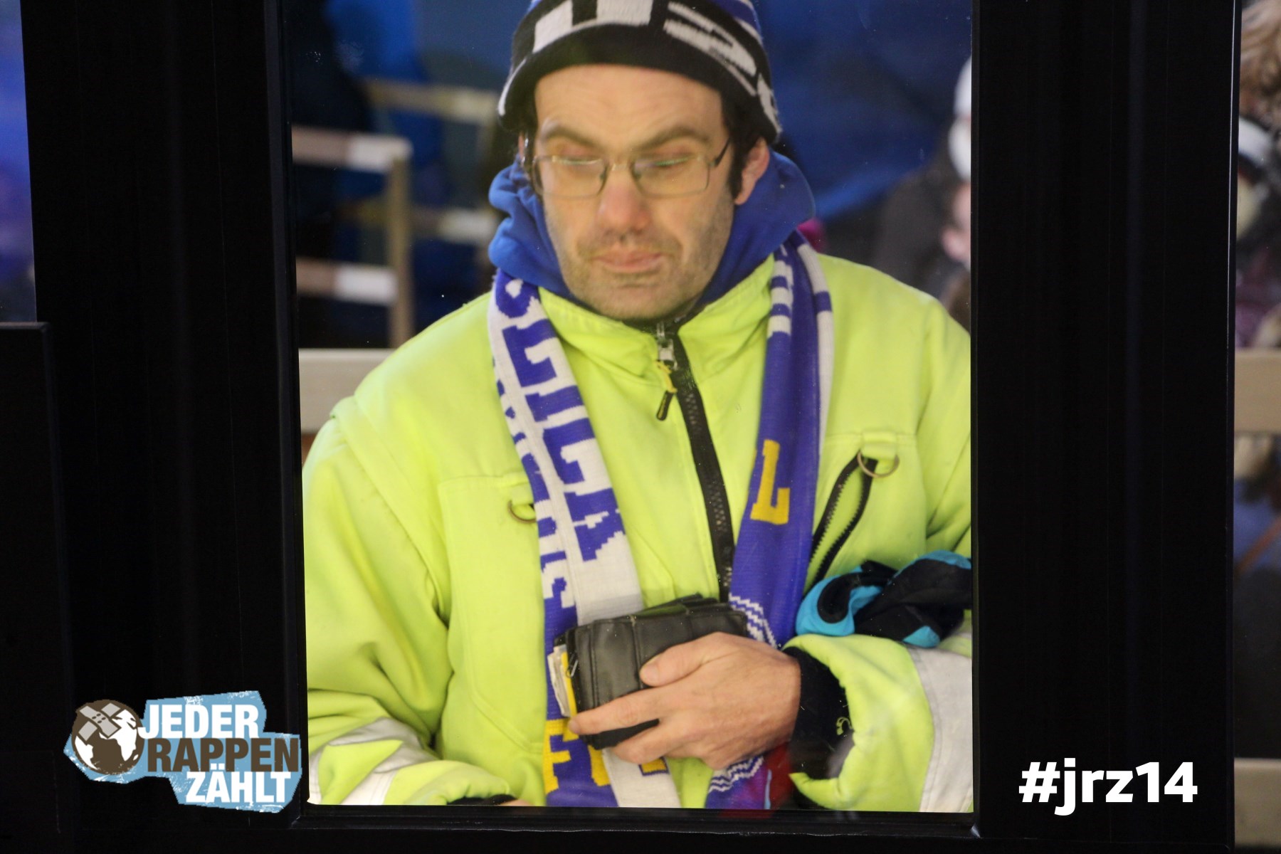 Spende auch du einen Teddybären für Familien auf der Flucht. #jrz14 Jeder Rappen zählt. Foto unter: