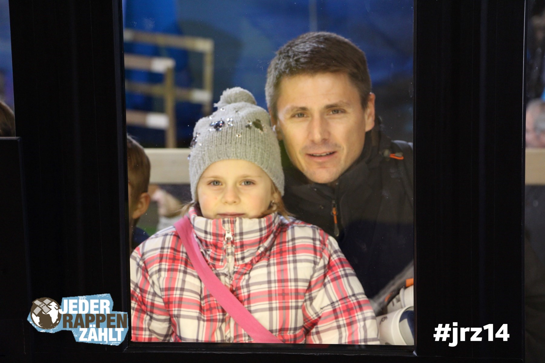 Spende auch du einen Teddybären für Familien auf der Flucht. #jrz14 Jeder Rappen zählt. Foto unter: