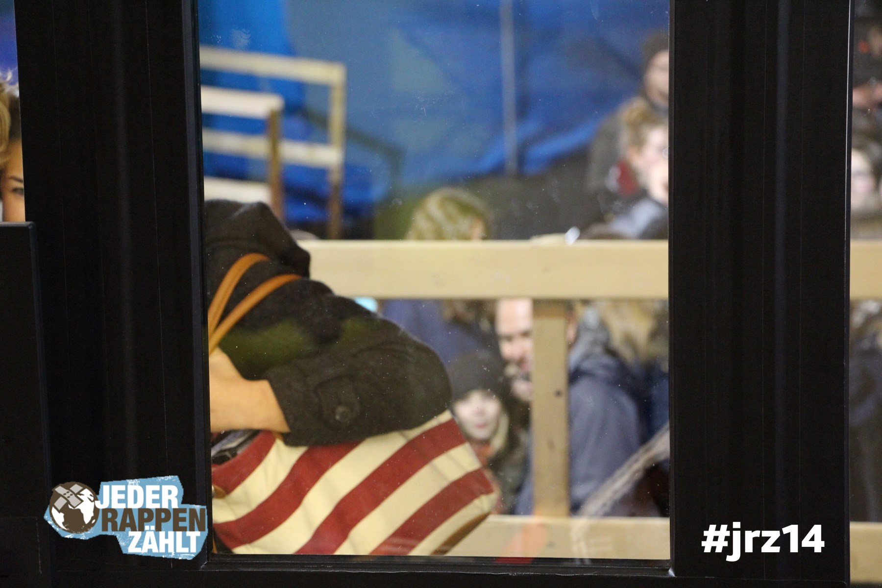 Spende auch du einen Teddybären für Familien auf der Flucht. #jrz14 Jeder Rappen zählt. Foto unter: