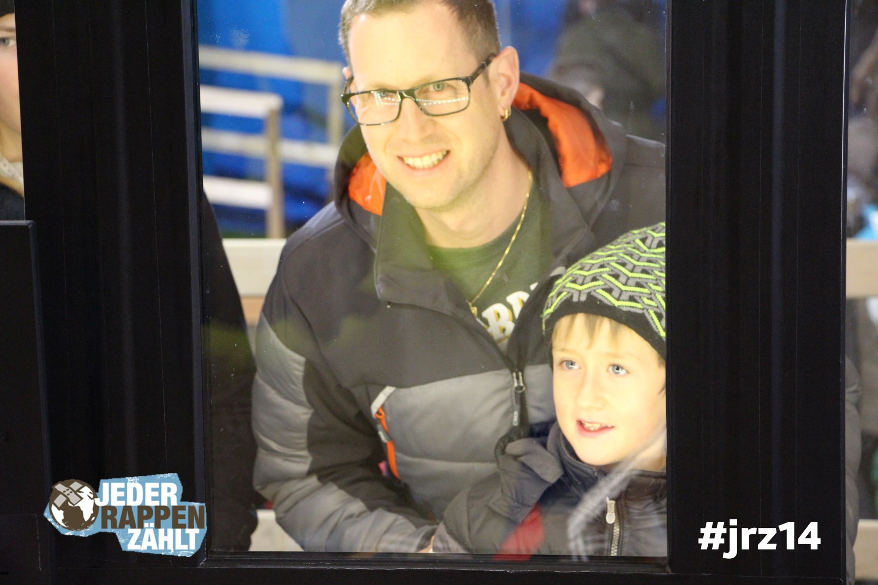 Spende auch du einen Teddybären für Familien auf der Flucht. #jrz14 Jeder Rappen zählt. Foto unter:
